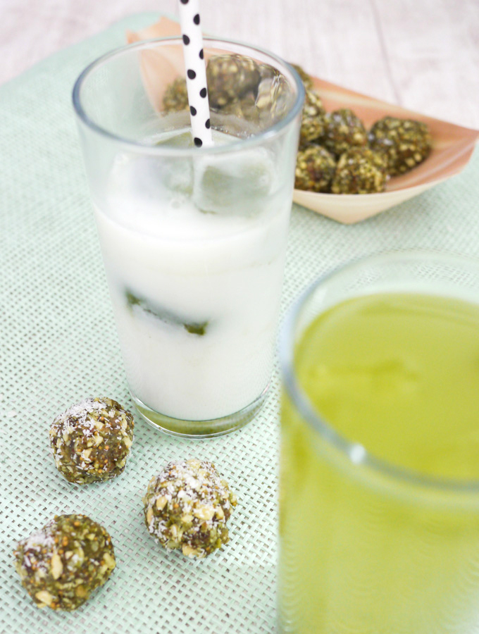  Matcha coconut drink and healthy energyballs 