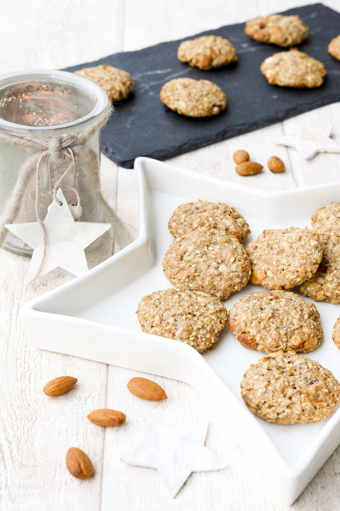  Tasty and healthy biscuits with almonds, maple syrup and oatmeal - delicious biscuits for kids 