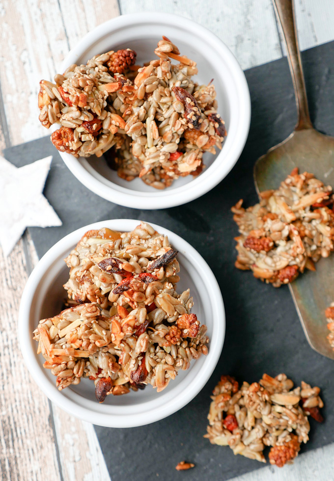  Superfood biscuits with mulberries and goji berries 