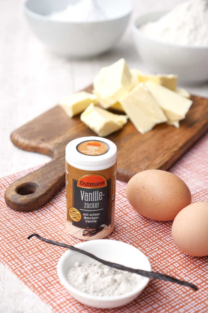 Ingredients for classic vanilla kipferl with Ostmann vanilla sugar 