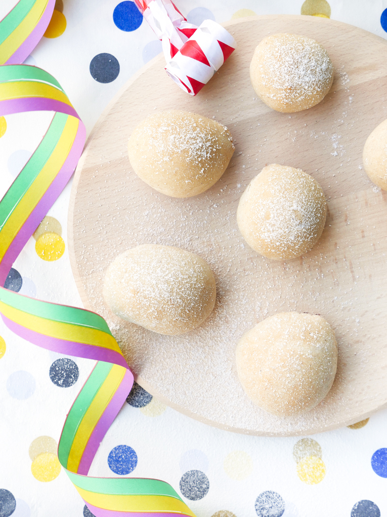 Healthy baking for kids - mini donuts without sugar